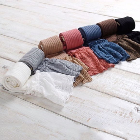 🖤Gray Skies🖤 Lace Knee High Ribbed Socks - Picture 5 of 6